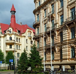 Appartment house at Strēlnieku street in Rīga